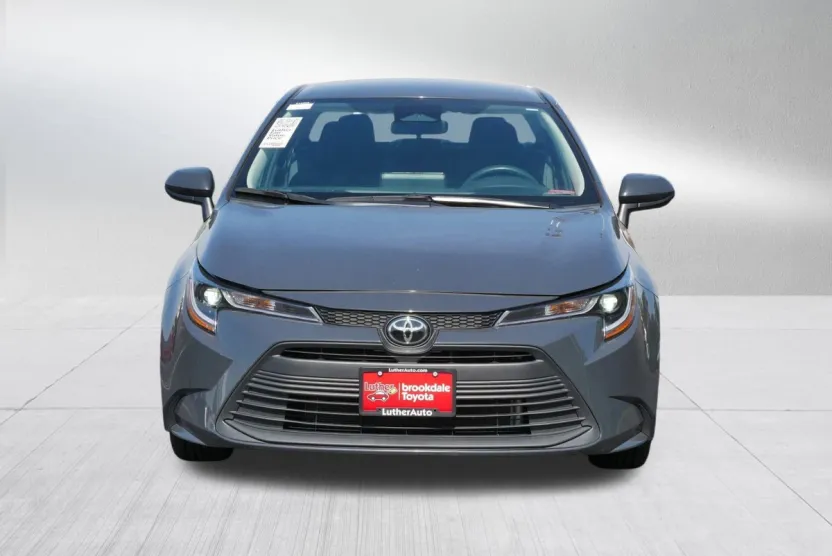 2024 Toyota Corolla LE photo 1