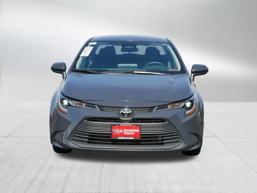 2024 Toyota Corolla LE photo 1