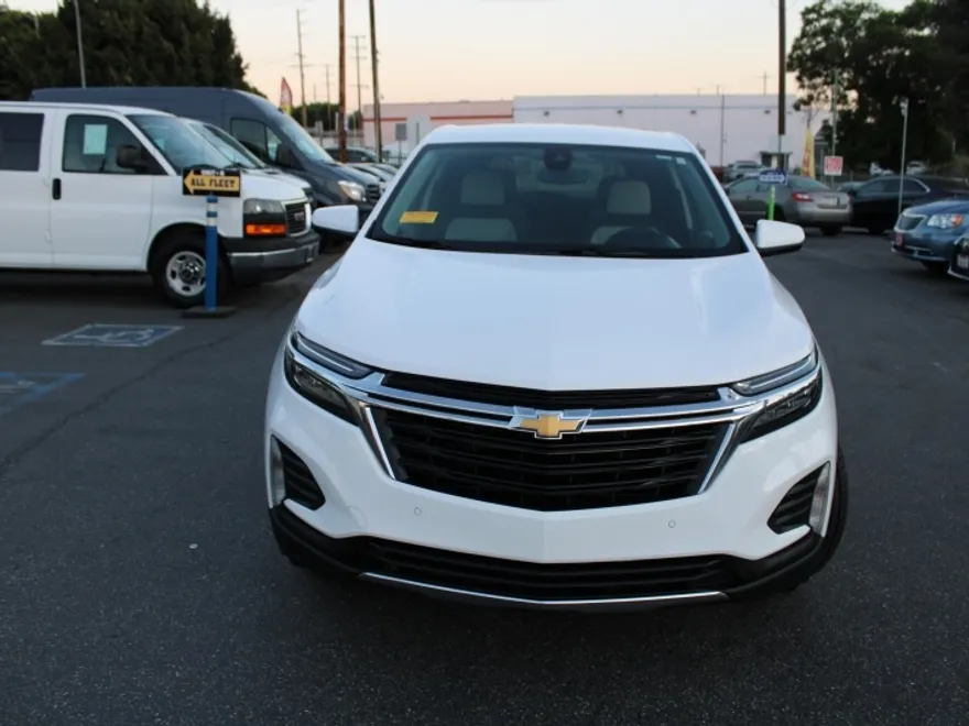 2022 Chevrolet Equinox LT photo 1