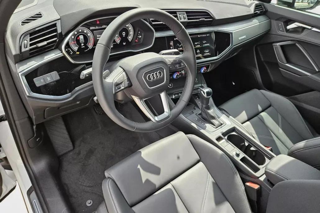 2024 Audi Q3 S line Premium Plus photo 1
