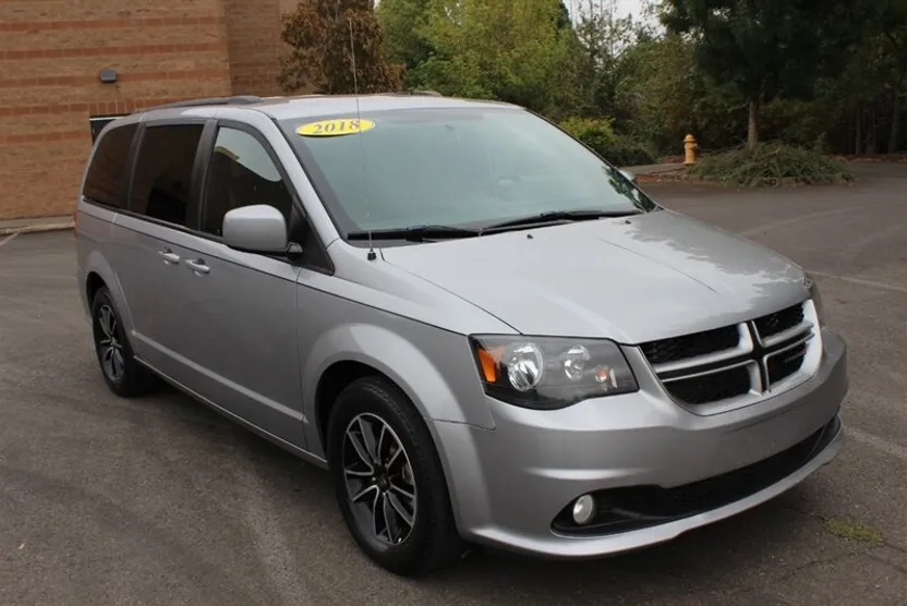 2018 Dodge Grand Caravan GT photo 1