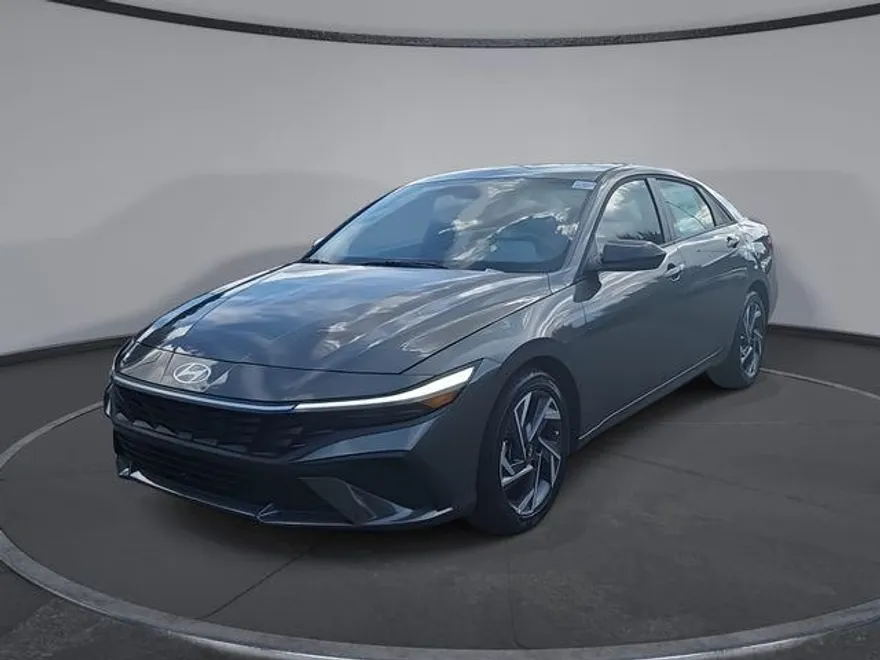 2025 Hyundai Elantra SEL Sport photo 1