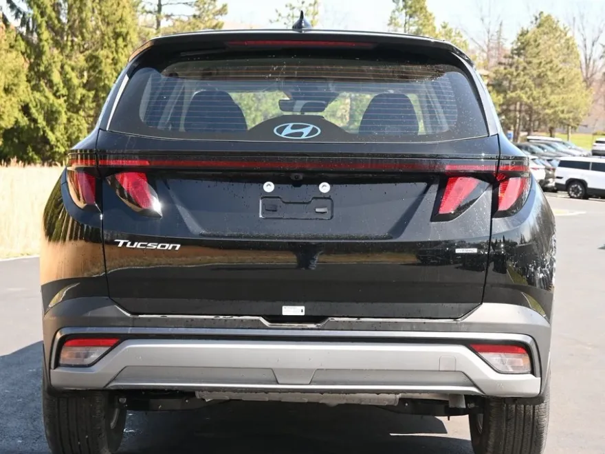 2025 Hyundai Tucson SE photo 1