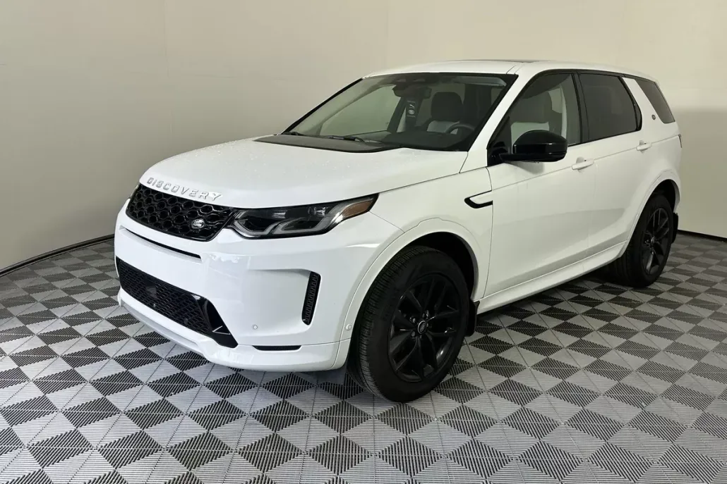 2024 Land Rover Discovery Sport S photo 1
