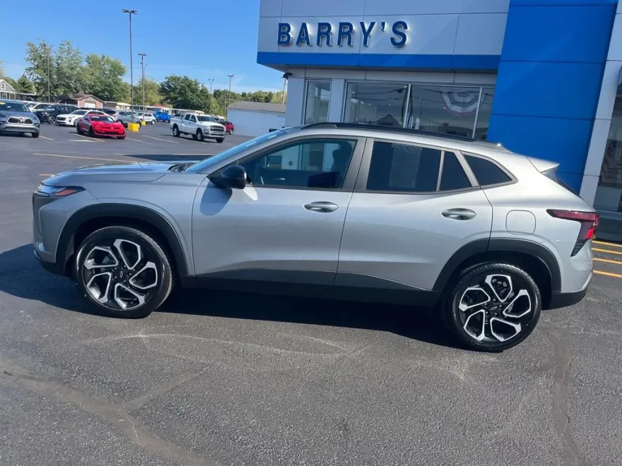 2024 Chevrolet Trax photo 1