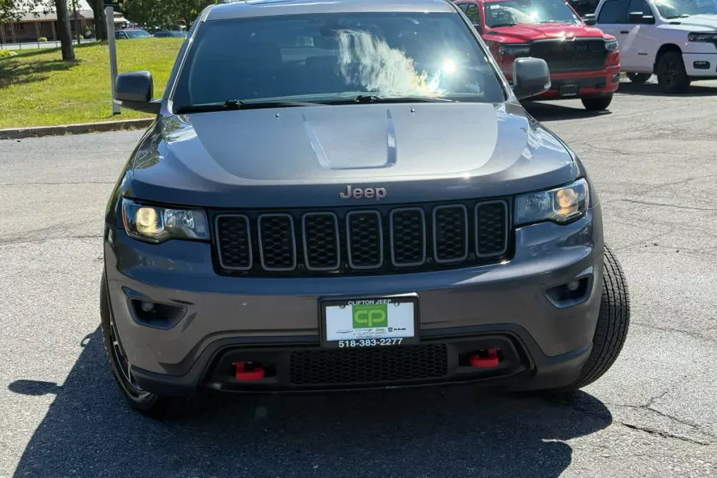 2021 Jeep Grand Cherokee Trailhawk photo 1