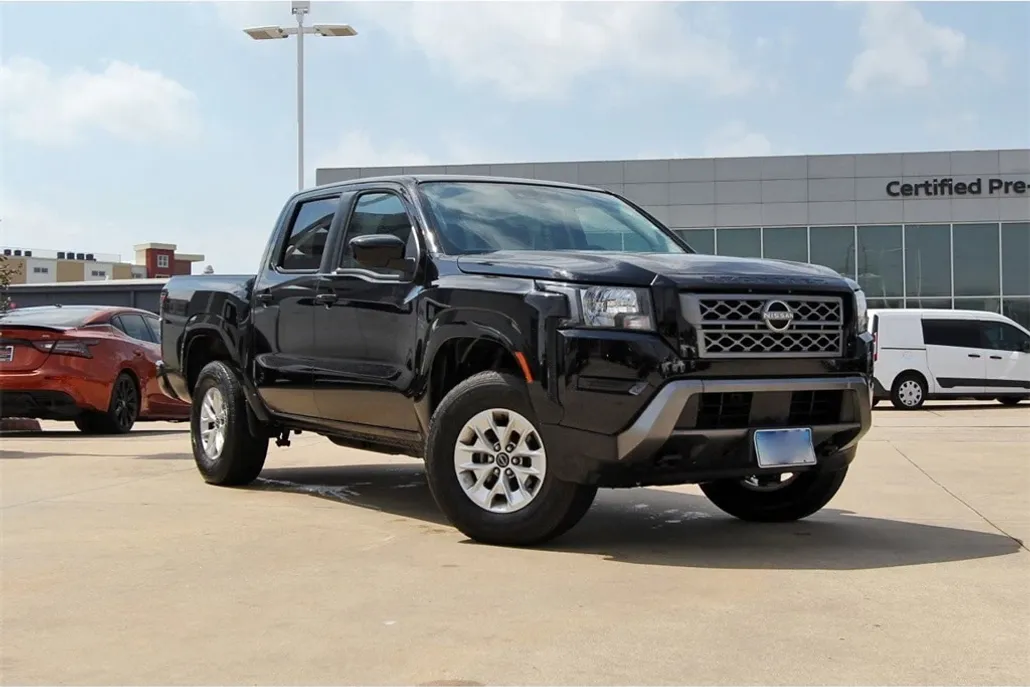 2024 Nissan Frontier SV photo 1