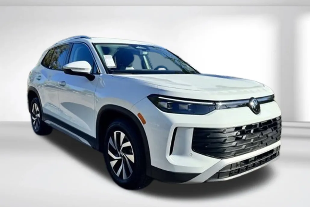2025 Volkswagen Tiguan S photo 1
