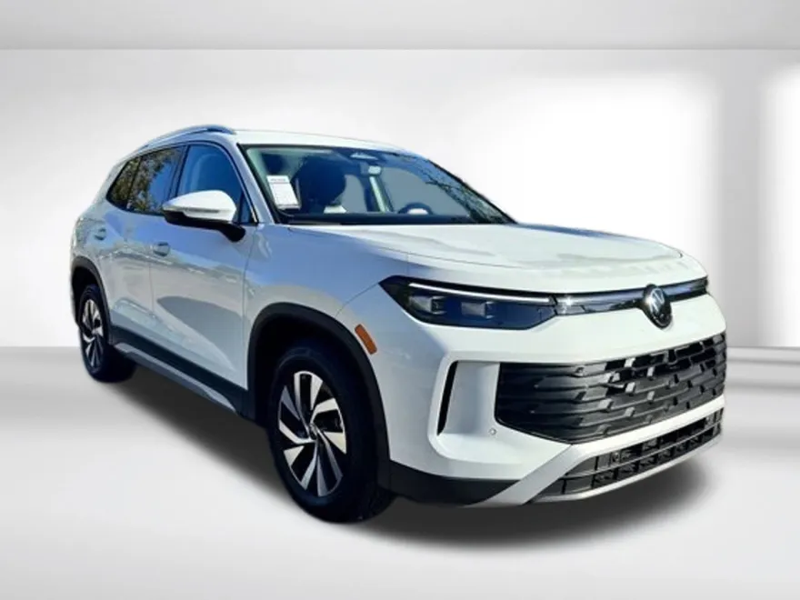 2025 Volkswagen Tiguan S photo 1