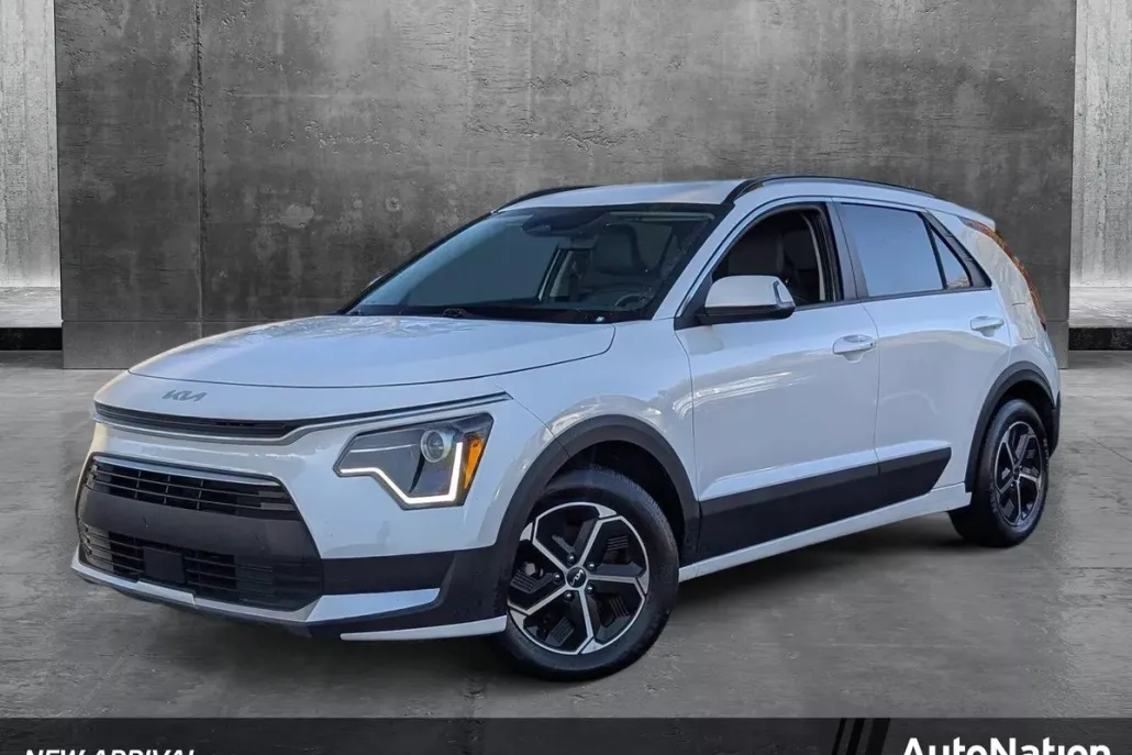 2023 Kia Niro EX photo 1