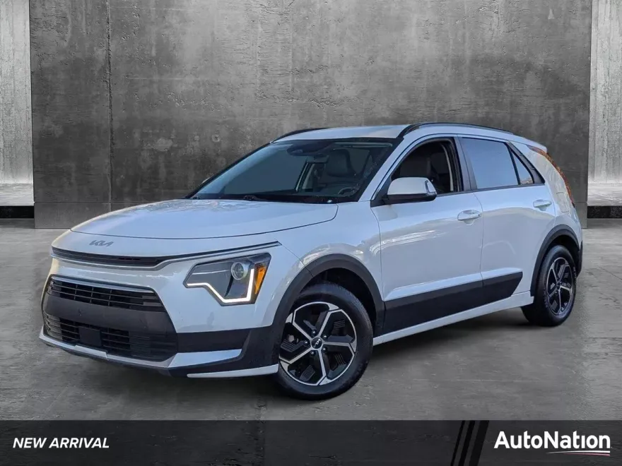 2023 Kia Niro EX photo 1