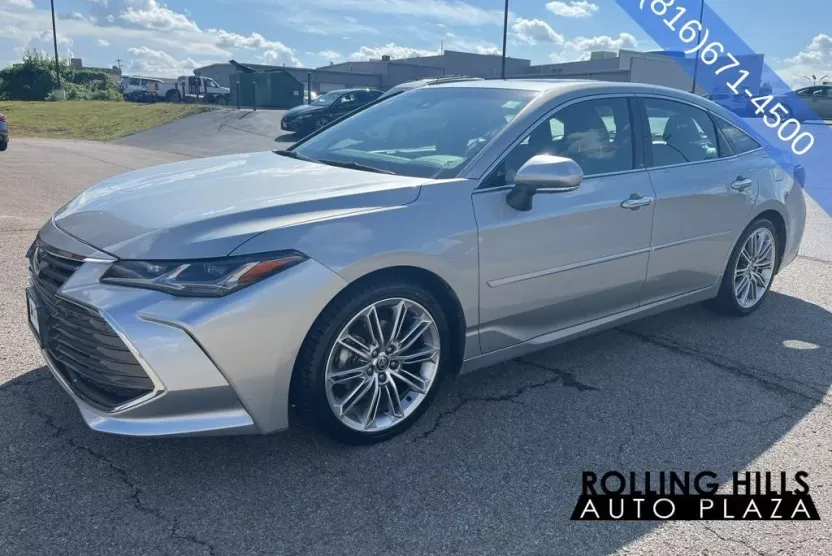 2021 Toyota Avalon Limited photo 1