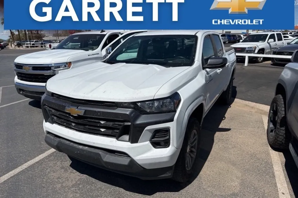 2023 Chevrolet Colorado LT photo 1