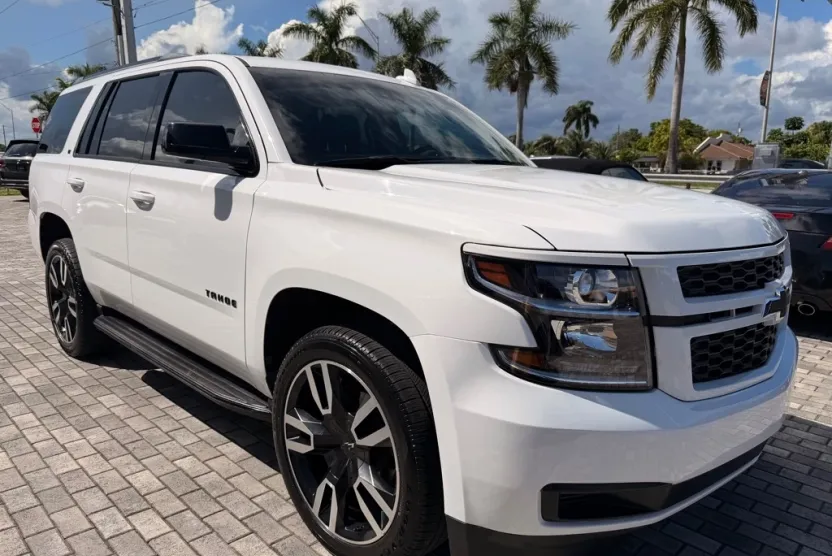 2020 Chevrolet Tahoe LT photo 1