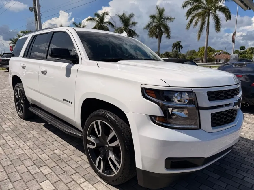 2020 Chevrolet Tahoe LT photo 1