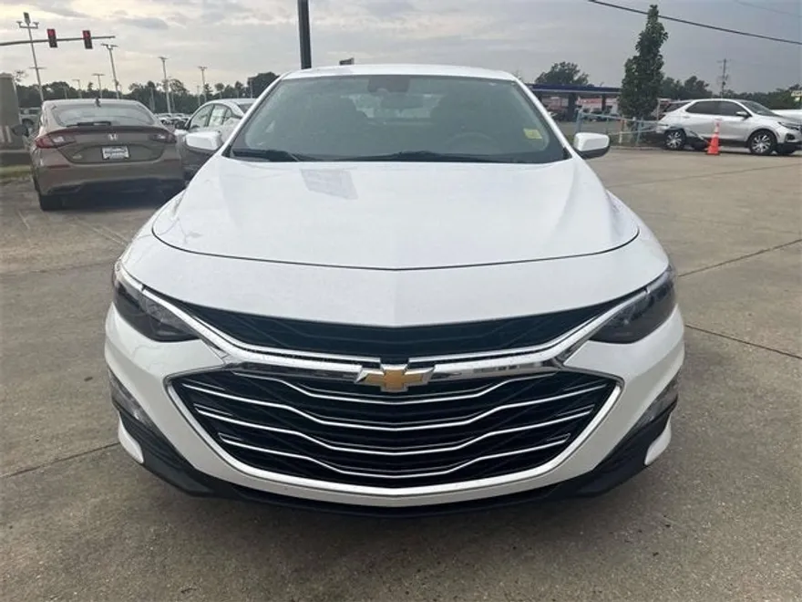 2025 Chevrolet Malibu 1LT photo 1
