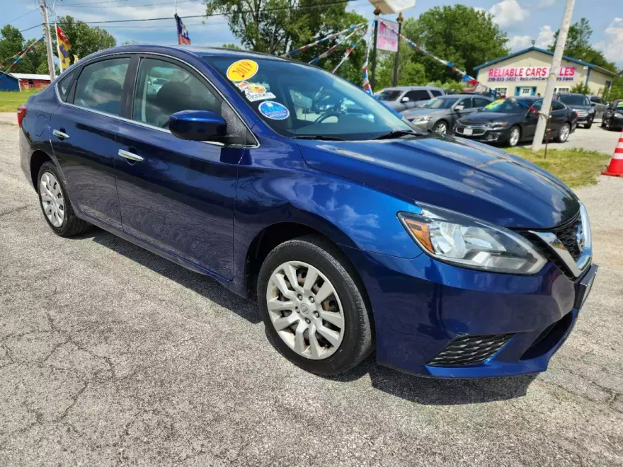 2019 Nissan Sentra S photo 1