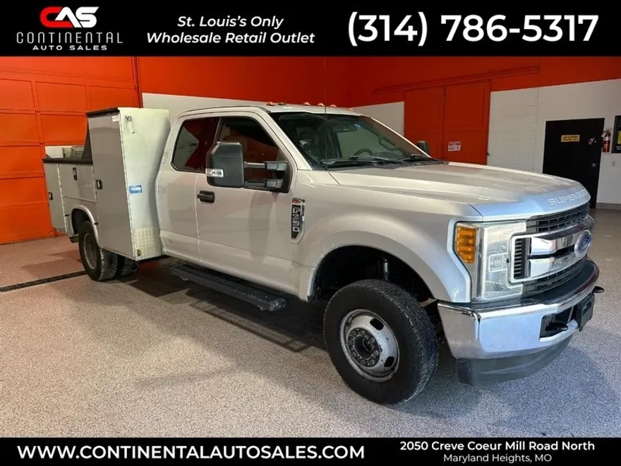 2017 Ford F-350 XLT photo 1
