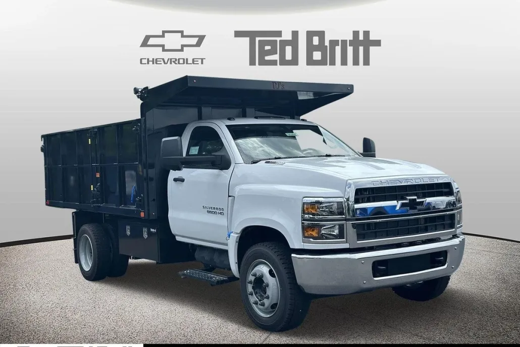 2024 Chevrolet Silverado 5500HD Work Truck photo 1