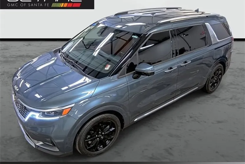 2022 Kia Carnival SX photo 1