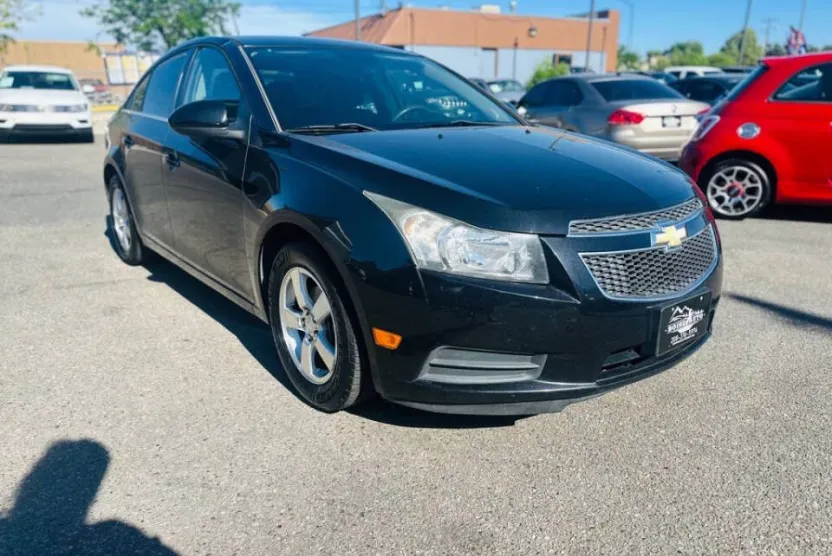 2012 Chevrolet Cruze LT photo 1