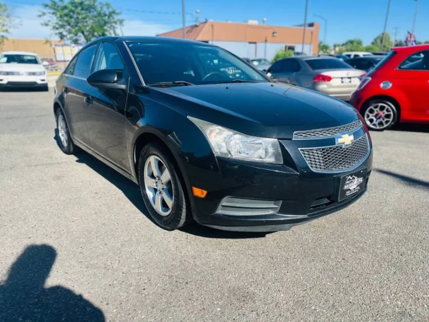 2012 Chevrolet Cruze LT photo 1