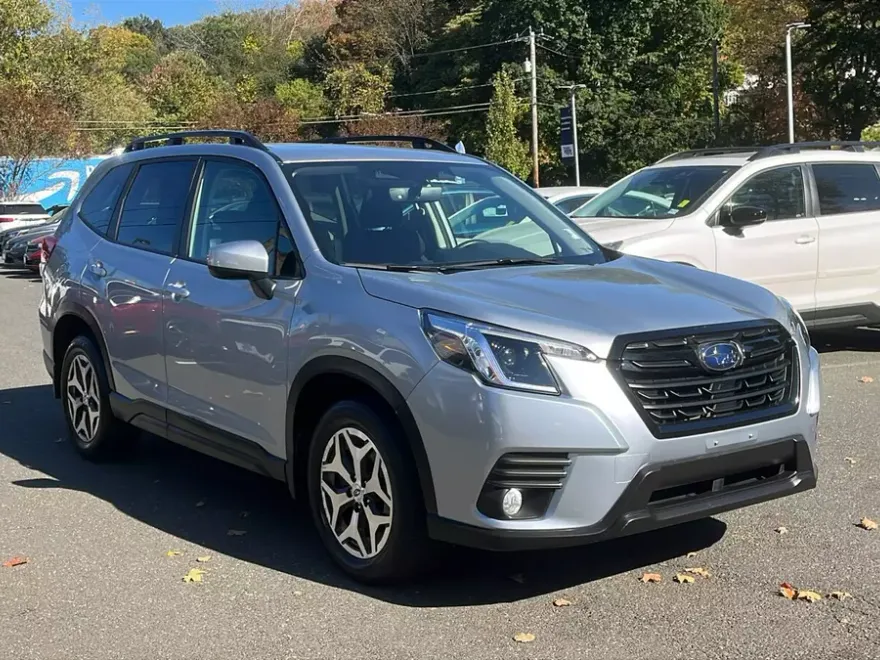 2022 Subaru Forester Premium photo 1