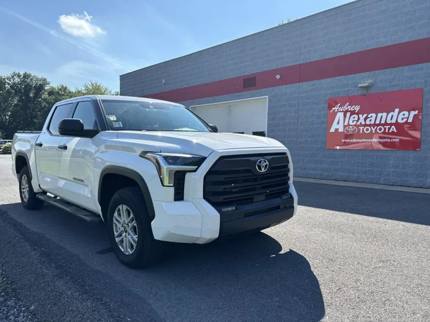 2024 Toyota Tundra SR5 CrewMax photo 1