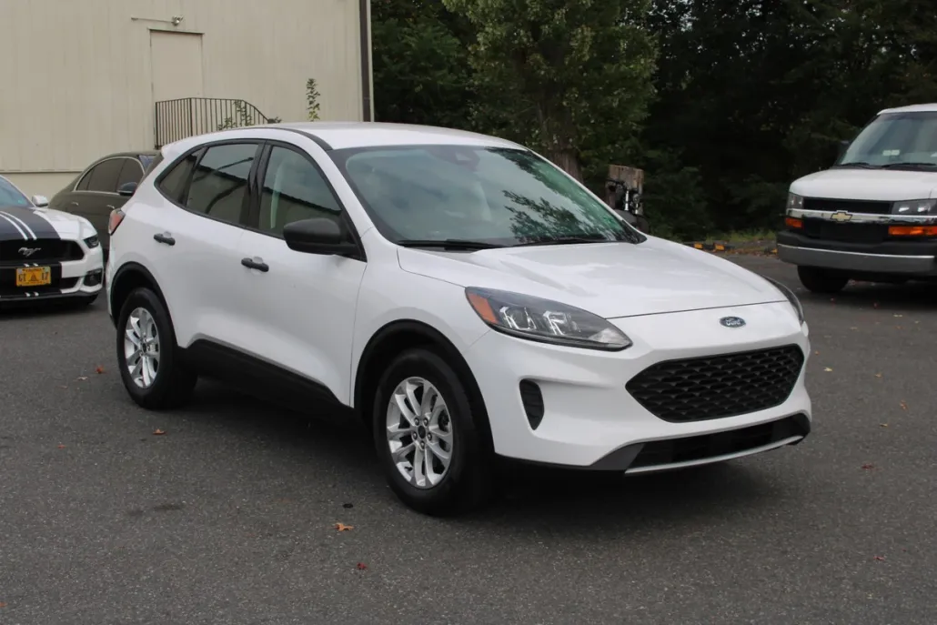 2021 Ford Escape S photo 1