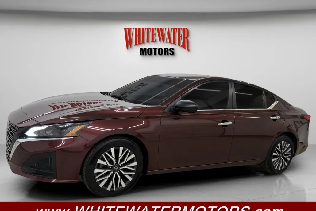 2024 Nissan Altima 2.5 SV photo 1