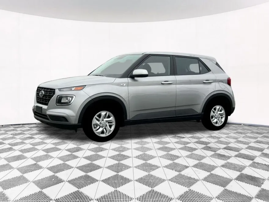 2025 Hyundai Venue SE photo 1