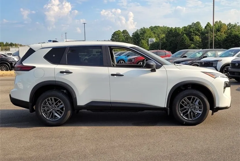 2026 Nissan Rogue S photo 1