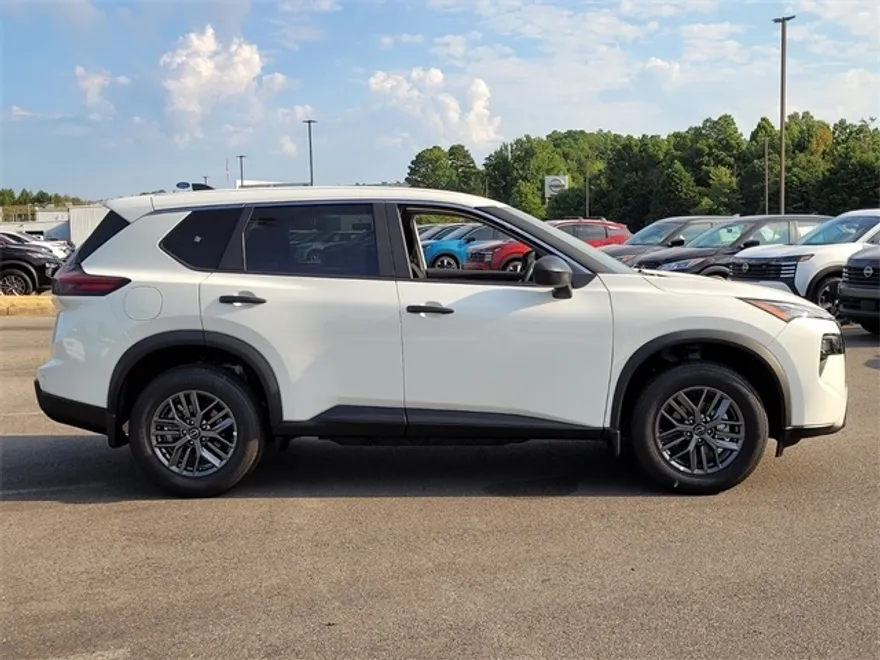2026 Nissan Rogue S photo 1