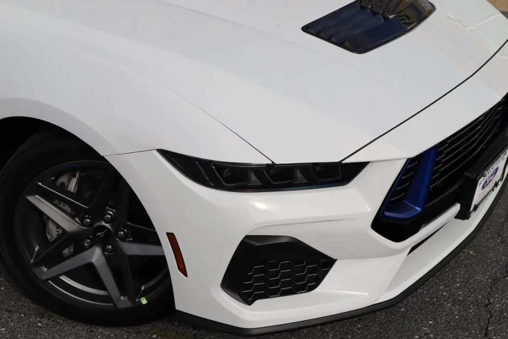 2025 Ford Mustang EcoBoost photo 1