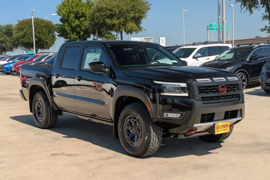 2025 Nissan Frontier Crew Cab PRO-4X photo 1