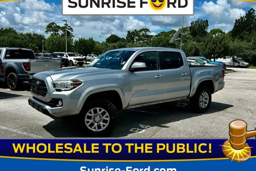 2018 Toyota Tacoma SR5 photo 1