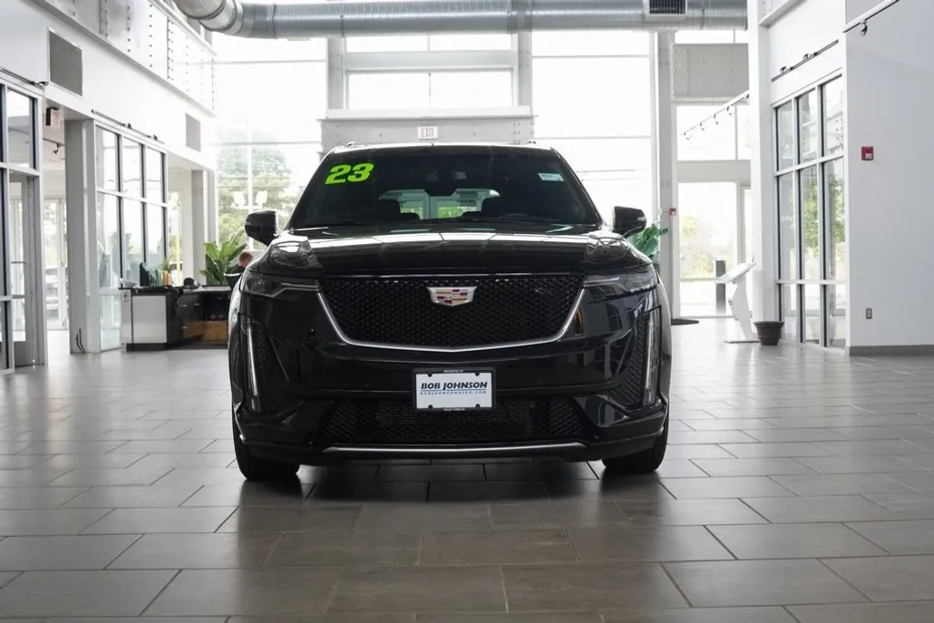 2023 Cadillac XT6 Sport photo 1