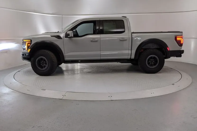 2024 Ford F-150 Raptor photo 1