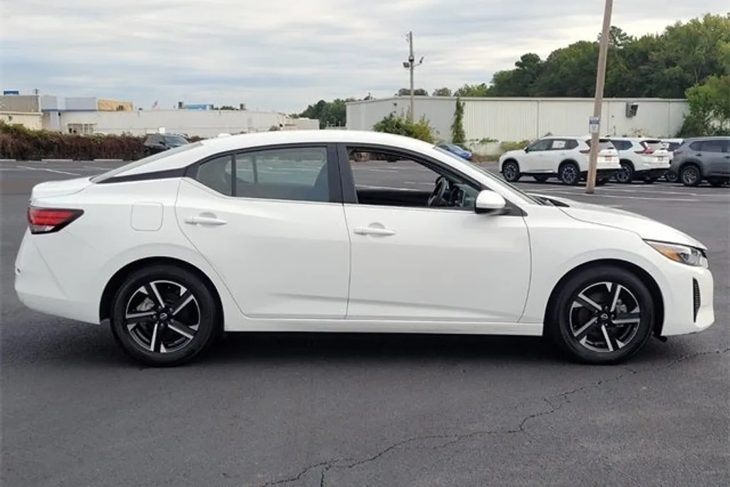 2024 Nissan Sentra SV photo 1