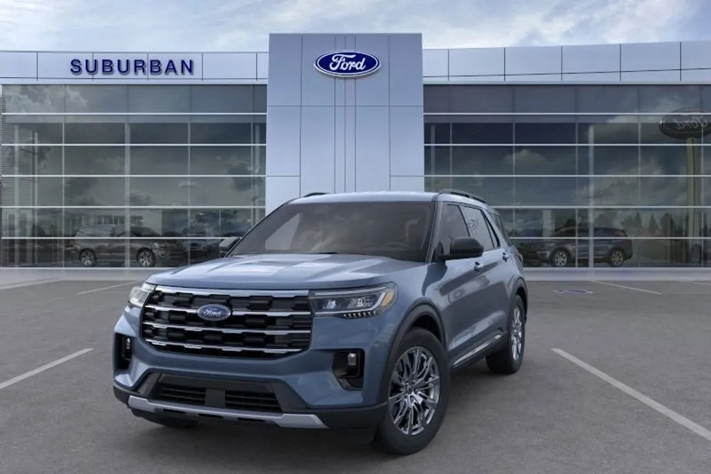 2025 Ford Explorer photo 1