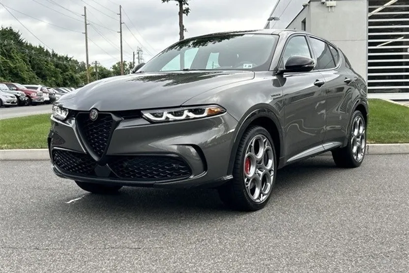2024 Alfa Romeo Tonale Veloce photo 1