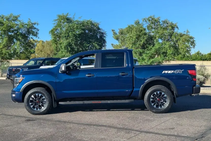 2023 Nissan Titan PRO-4X photo 1