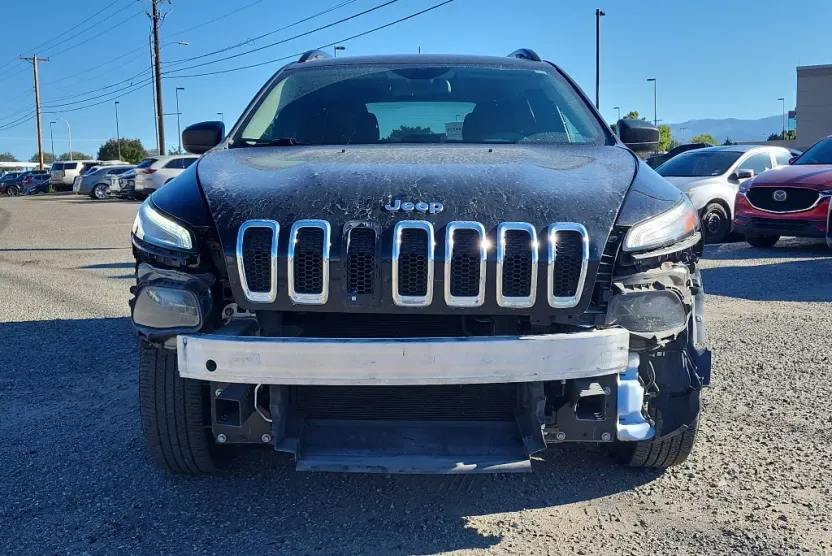 2016 Jeep Cherokee Sport photo 1