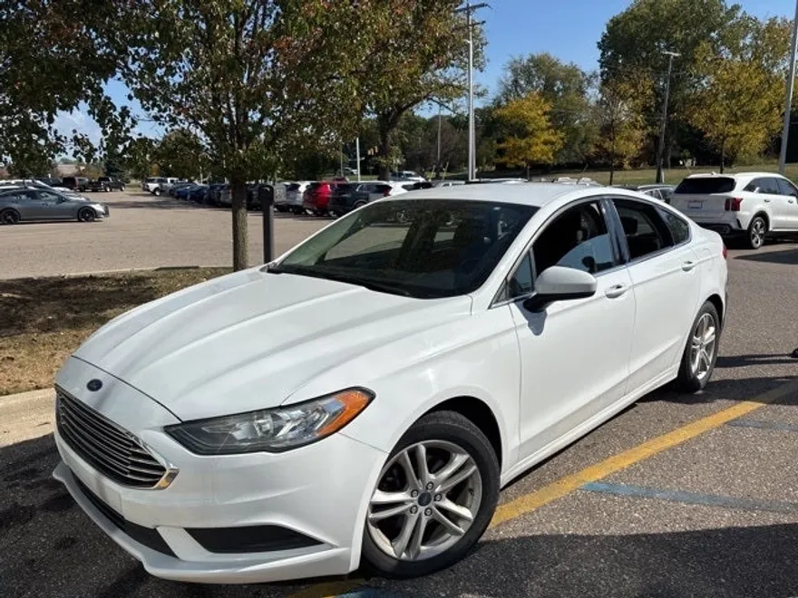 2018 Ford Fusion SE photo 1