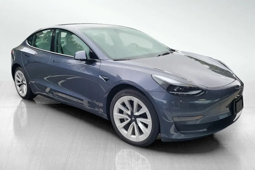 2023 Tesla Model 3 photo 1