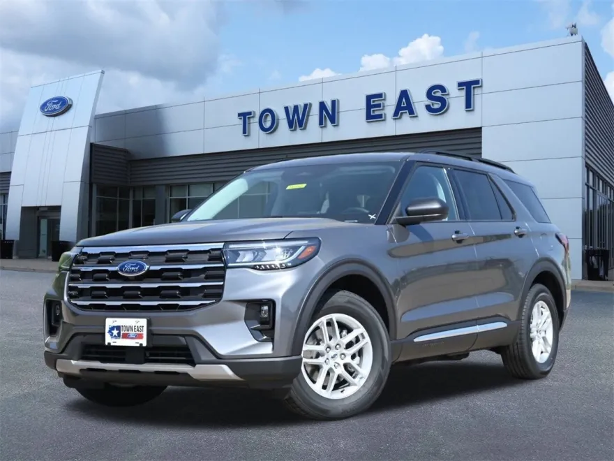 2025 Ford Explorer photo 1