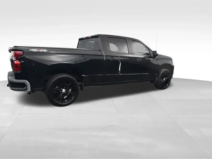2024 Chevrolet Silverado 1500 LT photo 1