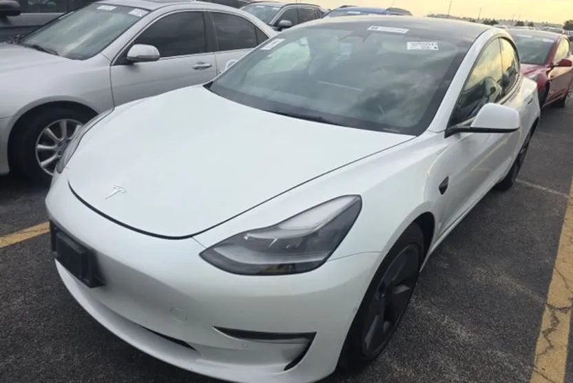 2021 Tesla Model 3 Standard Range Plus photo 1