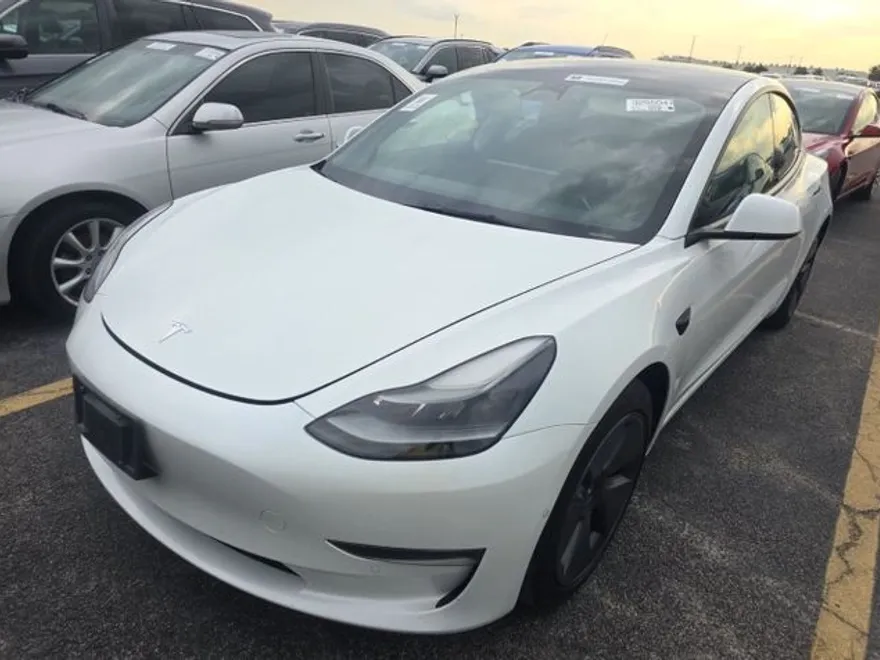 2021 Tesla Model 3 Standard Range Plus photo 1