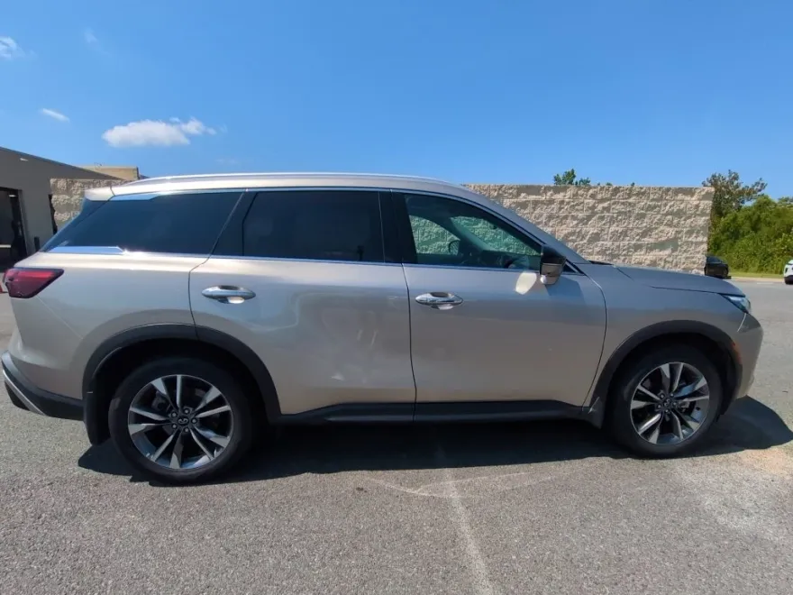 2023 Infiniti QX60 Luxe AWD photo 1